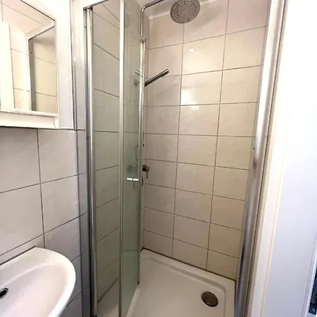 Privatunterkunft Privatzimmer